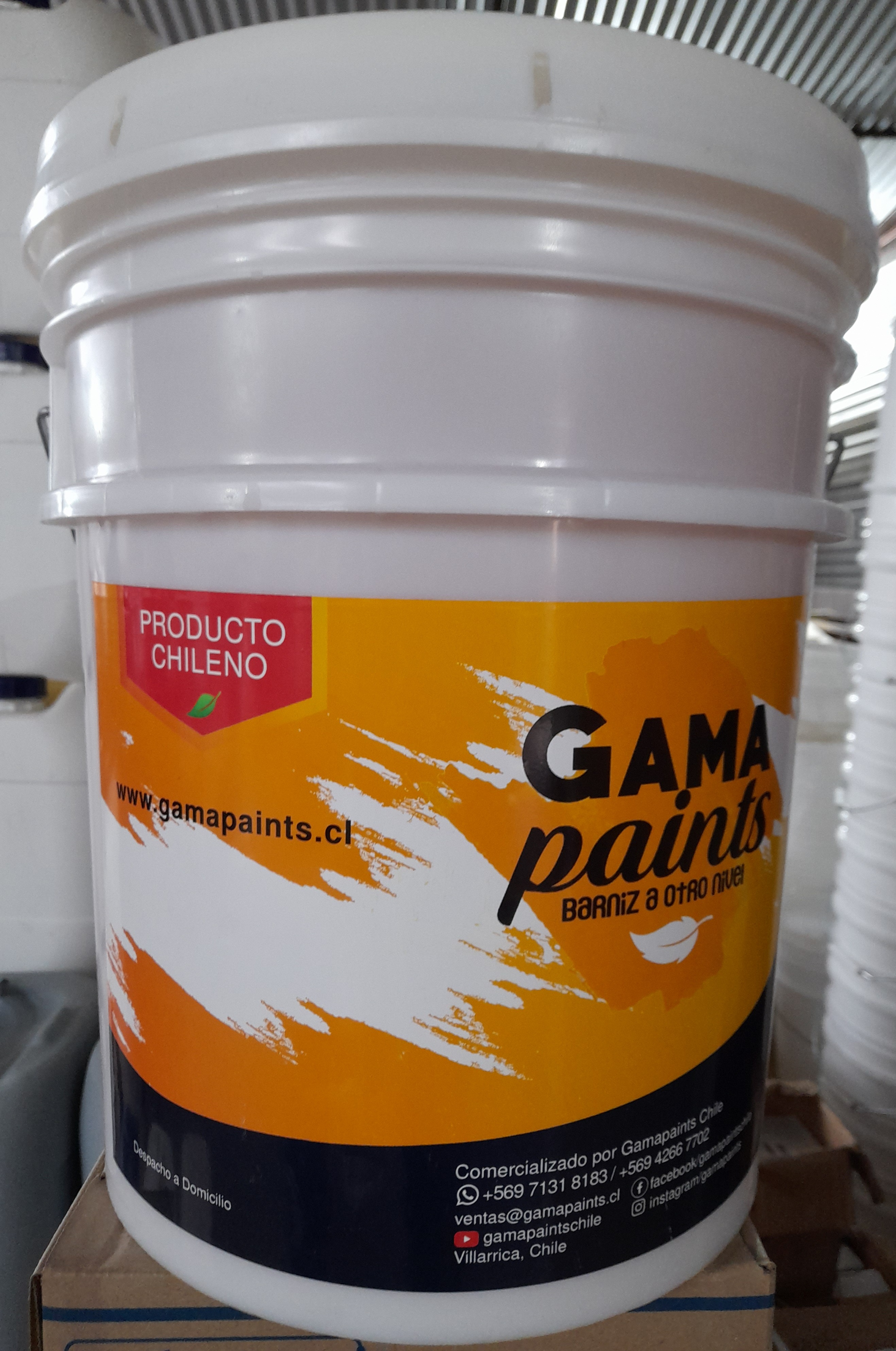 Cola Fría USO PROFESIONAL DE GRAN PODER ADHESIVO PARA FABRICACIÓN DE PLACAS CARPINTERAS, ENSAMBLES, TERCIADOS, ENCHAPES, PANELES, DE USO INTERIOR Y EXTERIOR, PRENSA FRÍA Y CALIENTE. FRAGUADO ENTRE 7 A 9 MINUTOS A 23°C 50% HRA EN ESPESORES DE 150 A 200 grsmt². POSEE ALTA RESISTENCIA AL AGUA.