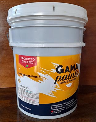 Tinta base agua para madera de la máxima calidad, colores de gran estabilidad a la luz interior y exterior, para la aplicación de maderas sólidas y enchapados.